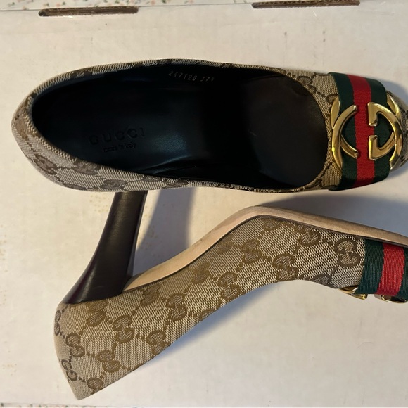 Gucci Women's GG Canvas Pump in Beige with Signature Web Stripe - Picture 3 of 5